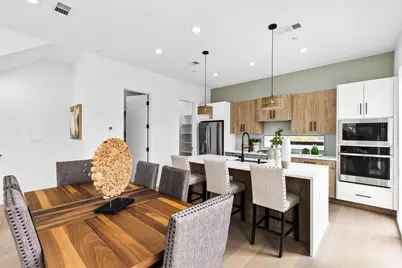 815 E 5th Avenue #209, Dallas, TX 75203 - Photo 8