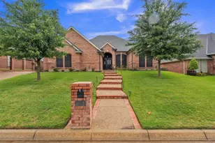 6205 Skylark Cir, North Richland Hills, TX 76180 - Photo 2