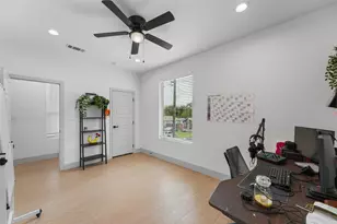 6715 Tyree St, Dallas, TX 75209 - Photo 32