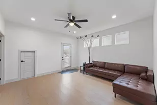 6715 Tyree St, Dallas, TX 75209 - Photo 22