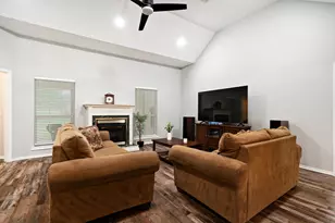 2735 Meadow Ln, Reno, TX 75462 - Photo 10