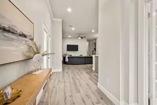 612 Courtyard Ln, Irving, TX 75039 - Photo 10