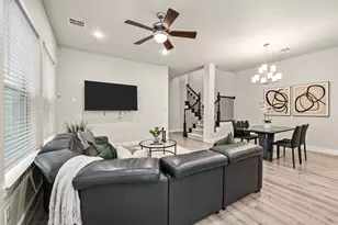 612 Courtyard Ln, Irving, TX 75039 - Photo 10