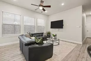 612 Courtyard Ln, Irving, TX 75039 - Photo 14