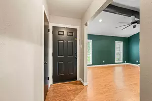 901 Shady Creek Ln, Bedford, TX 76021 - Photo 6