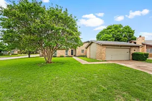 901 Shady Creek Ln, Bedford, TX 76021 - Photo 2