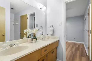 2909 Hillcrest Dr, Irving, TX 75062 - Photo 28