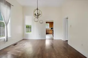 310 E 3rd St, Mt Pleasant, TX 75455 - Photo 8