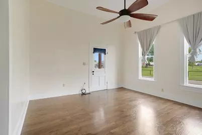310 E 3rd St., Mt Pleasant, TX 75455 - Photo 4