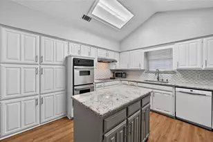 605 Meadowcrest Dr, Highland Village, TX 75077 - Photo 10
