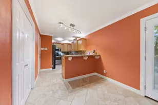 819 Del Mar Ln, Arlington, TX 76012 - Photo 14