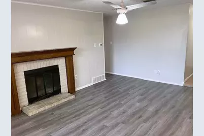 806 Phillips Drive, Ennis, TX 75119 - Photo 6