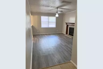 806 Phillips Drive, Ennis, TX 75119 - Photo 4