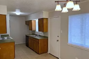 806 Phillips Dr, Ennis, TX 75119 - Photo 8