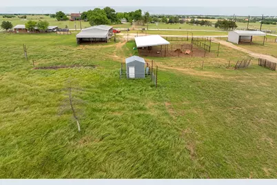1010 County Road 382, Era, TX 76238 - Photo 36