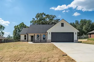 1003 Karen Dr, Lindale, TX 75771 - Photo 1