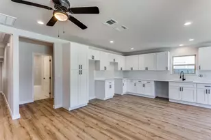 1104 E Mulkey St, Fort Worth, TX 76104 - Photo 14