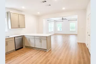 907 Hemphill Street, Greenville, TX 75401 - Photo 4