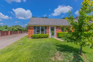 5118 Lake Shore Dr, Waco, TX 76710 - Photo 2