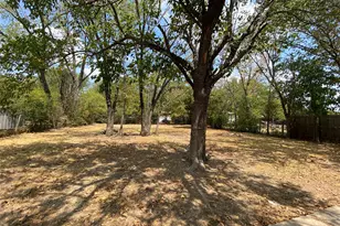 1813 Wayne St, Denton, TX 76209 - Photo 16