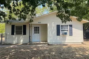 1813 Wayne St, Denton, TX 76209 - Photo 2