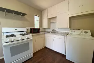 1813 Wayne St, Denton, TX 76209 - Photo 8