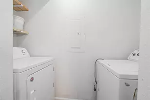 7510 Holly Hill Dr, Dallas, TX 75231 - Photo 16
