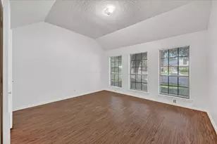 819 Tifton Ct, Lancaster, TX 75146 - Photo 6