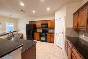 9816 Mullins Crossing Dr, Fort Worth, TX 76126 - Photo 2