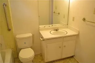 1107 N Locust St, Denton, TX 76201 - Photo 6