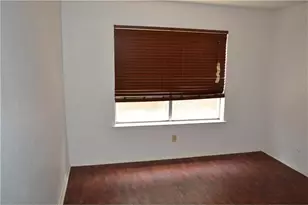 1107 N Locust St, Denton, TX 76201 - Photo 8