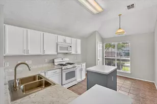 830 Orian Dr, Mesquite, TX 75181 - Photo 10