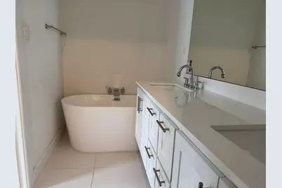 645 N Tyler Street #104, Dallas, TX 75208 - Photo 4
