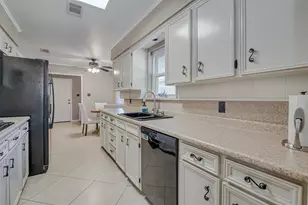 1910 New Castle Ct, Arlington, TX 76013 - Photo 18