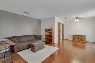 1910 New Castle Ct, Arlington, TX 76013 - Photo 8