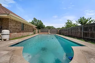 1801 High Vista Ct, Fort Worth, TX 76112 - Photo 16