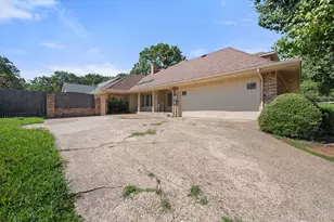 1801 High Vista Ct, Fort Worth, TX 76112 - Photo 14