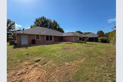 2204 N Village Drive, Bonham, TX 75418 - Photo 36