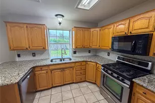 2204 N Village Dr, Bonham, TX 75418 - Photo 10