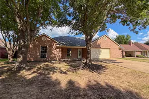 2204 N Village Dr, Bonham, TX 75418 - Photo 1