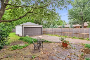 4815 Kelman St, Dallas, TX 75214 - Photo 36