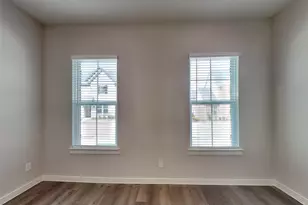1029 Fallgate Dr, Saginaw, TX 76179 - Photo 2