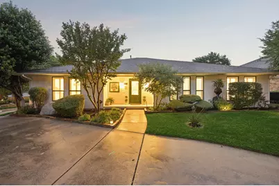 8721 Lacrosse Drive, Dallas, TX 75231 - Photo 2