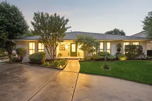 8721 Lacrosse Dr, Dallas, TX 75231 - Photo 2