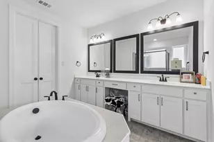 2443 Bussey Dr, Irving, TX 75062 - Photo 20