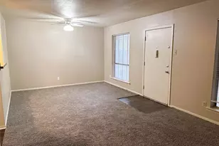510 W Marvin Ave, Waxahachie, TX 75165 - Photo 4