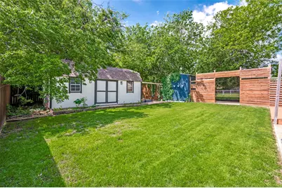 220 W College Street, Lewisville, TX 75057 - Photo 24
