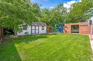 220 W College St, Lewisville, TX 75057 - Photo 24