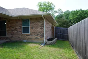 3221 Elkhart Ct, Arlington, TX 76016 - Photo 30