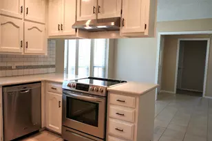 3221 Elkhart Ct, Arlington, TX 76016 - Photo 4